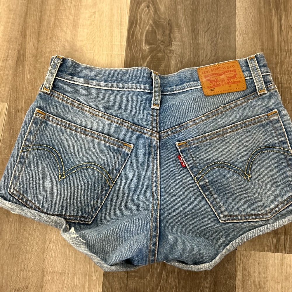 501 Levi shorts